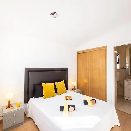 Villa In Albufeira Near Beach And Marina Villa *