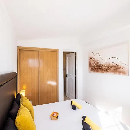 Villa In Albufeira Near Beach And Marina Вилла *