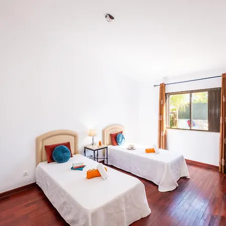 Villa In Albufeira Near Beach And Marina Вилла Албуфейра