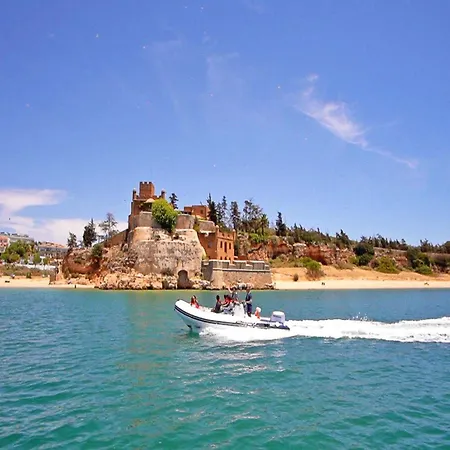 Вилла Villa In Albufeira Near Beach And Marina Албуфейра