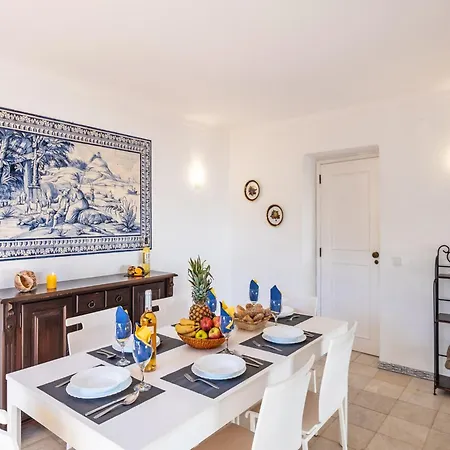 Villa In Albufeira Near Beach And Marina Вилла Албуфейра